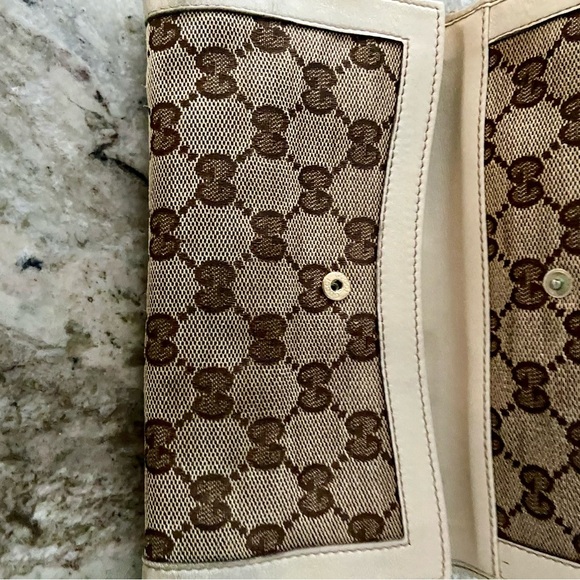 Authentic GUCCI long wallet. - Picture 5 of 5